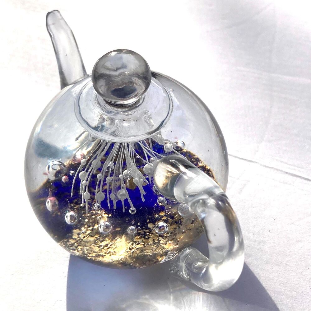 DYNASTY GALLERY Heirloom Collectibles Glass Teapot Paperweight 3 x 4 x 4.25 in